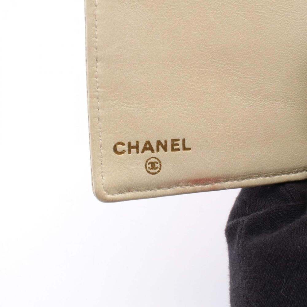 CHANEL Authentic White Caviar Leather Logo Wallet - Picture 5 of 9